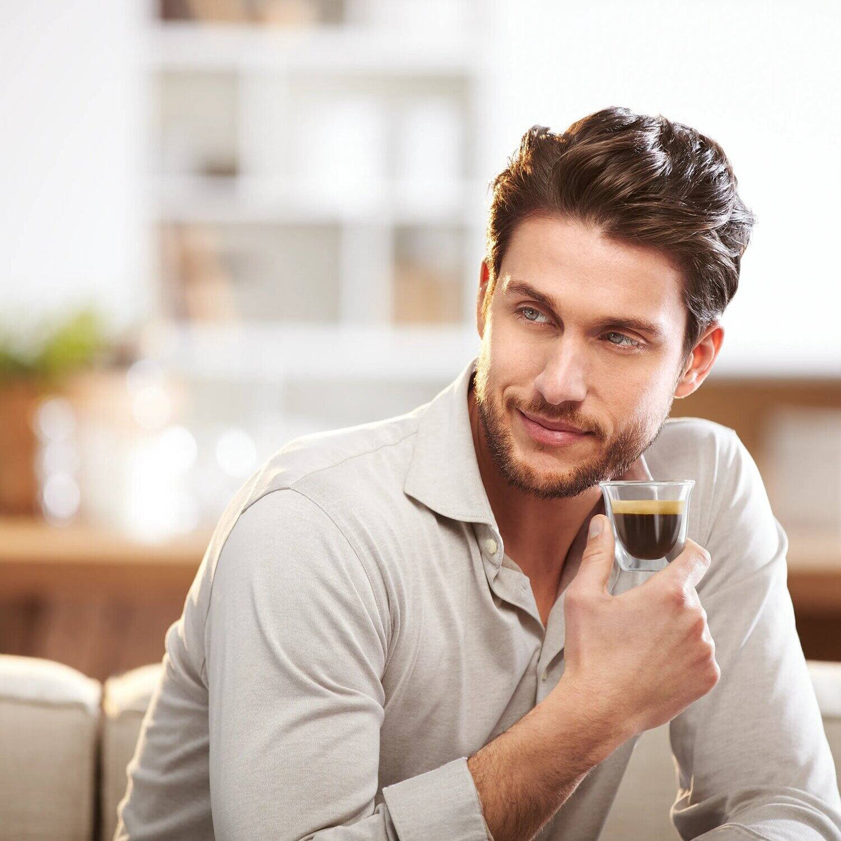 Using the De'Longhi Coffee Care Kit to maintain an automatic coffee machine